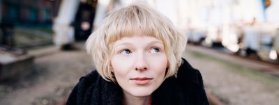 Прямая Челка Блондинка Фото