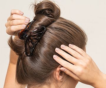 7 Claw Clip Hairstyles for an Easy Updo