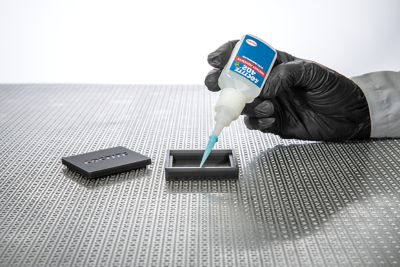 <b>Make an impact in an instant – new LOCTITE® adhesive and applicators</b>