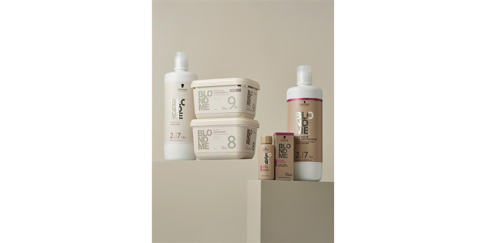 Επίσημη φωτογραφία προϊόντων BLONDME Colour, Glow Toner και Developers