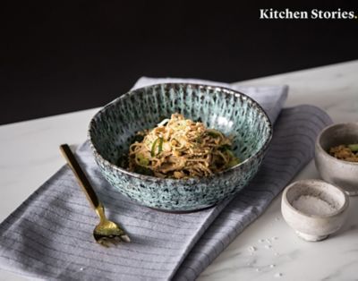 Pril | 5-ingredient spicy peanut soba noodles