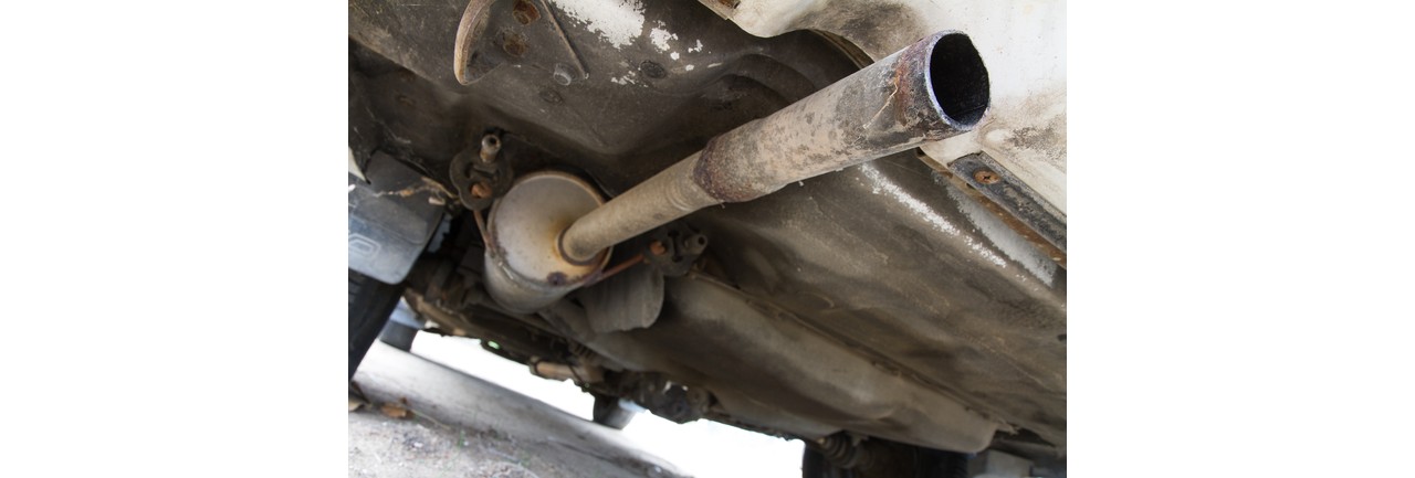 Así afecta el estado del tubo de escape del coche a la emisión de