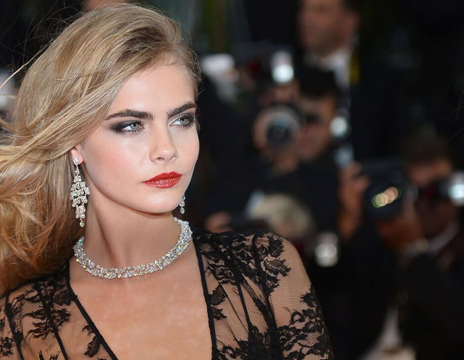 Cara Delavigne coiffure pour blonde