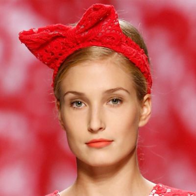 Frisuren mit Haarband