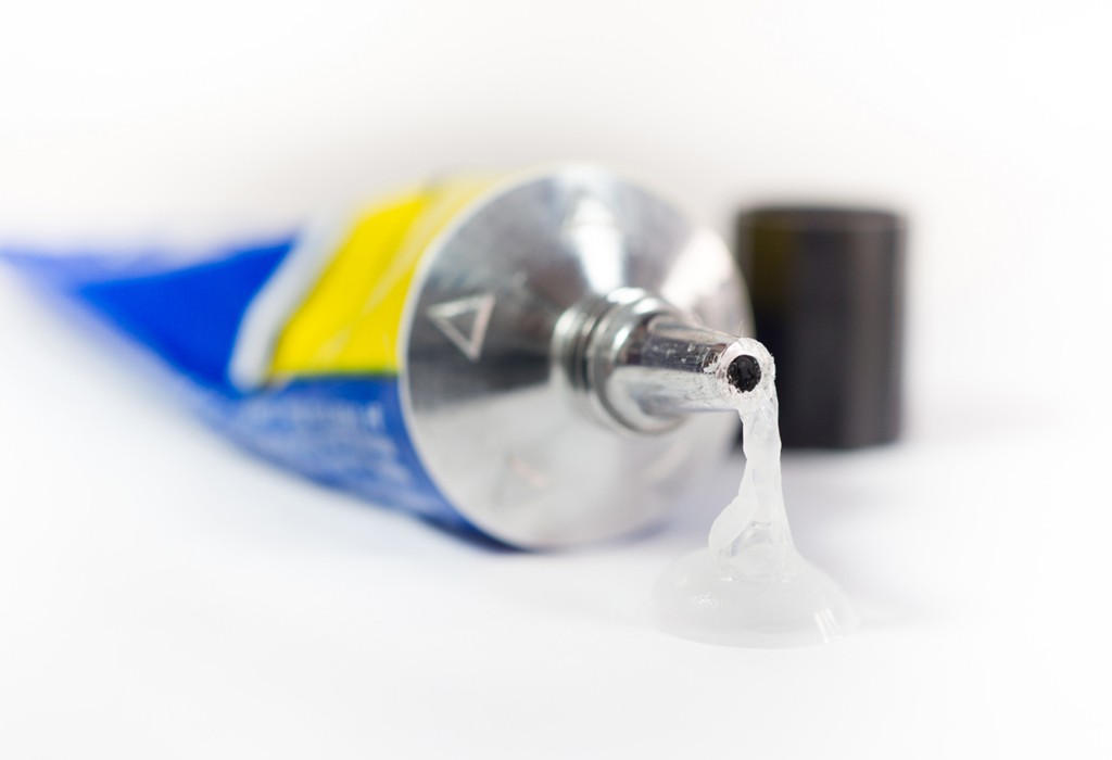 How to Remove Super Glue from Plastic (DIY)
