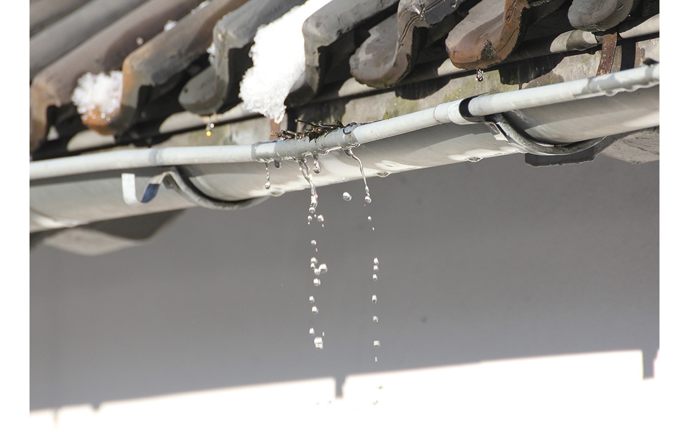 fix gutter gutters leaking joints using sealants
