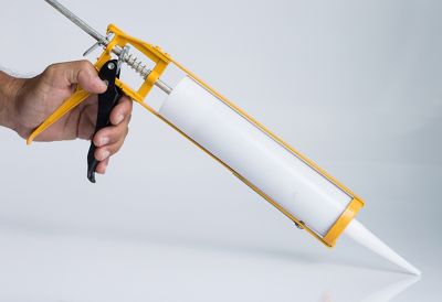 How to use a caulk gun: From loading to application