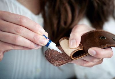 Superglue Remover for glue stains on leather, COLOURLOCK