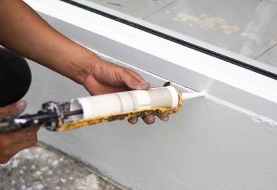 Caulking windows