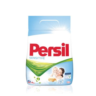 Persil Sensitive sa mirisom bademovog mleka i prirodnim sapunom za nežan dodir. Moćan protiv tvrdokornih mrlja a nežan prema vašoj koži.