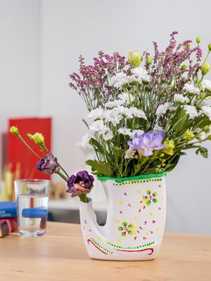 DIY vase creations for beautiful and sustainable décor.