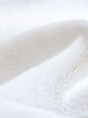 Jak zacházet s bílými odolnými tkaninami