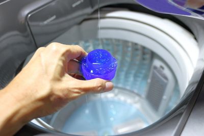 How to use liquid detergent