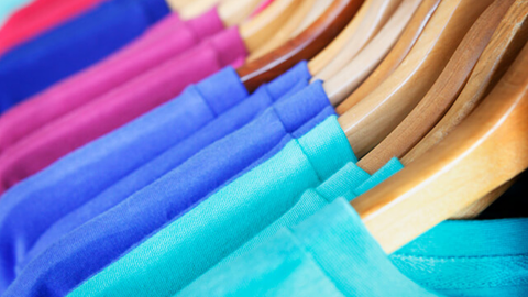 How To Wash Colored Clothes Without Fading / Dark Laundry Fades How To Prevent It The Limited Times / It greases up the filaments of the texture during the wash, so they don't wear out as without any problem.