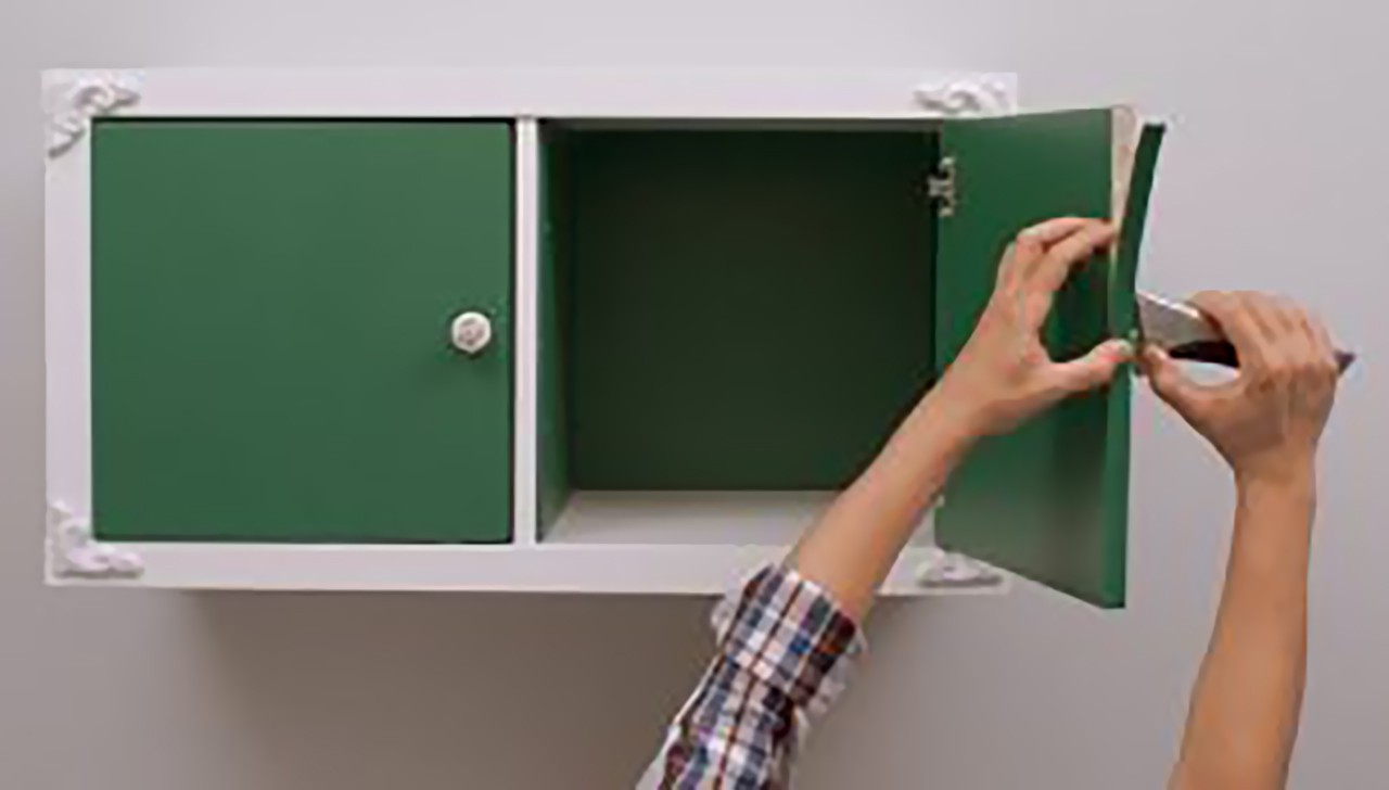 Reparar puertas de armarios laminados