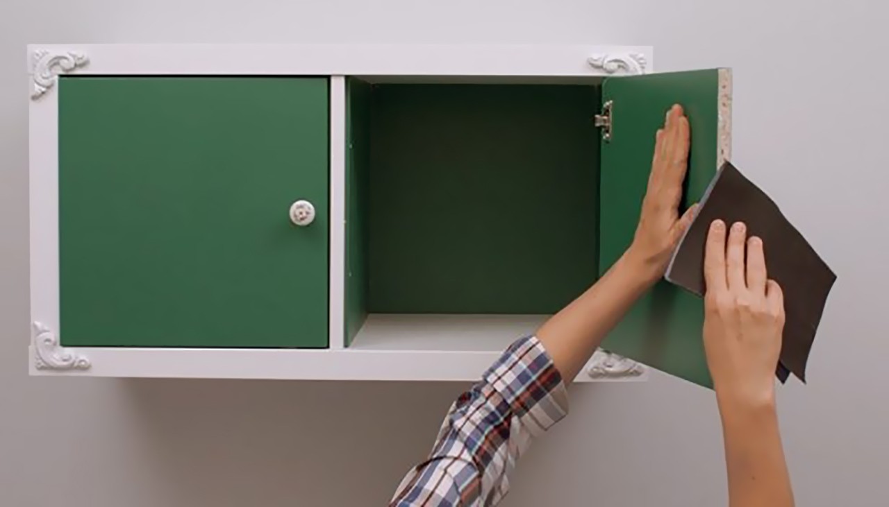 Reparar puertas de armarios laminados