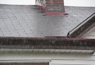 Fuite de toit sous tempête