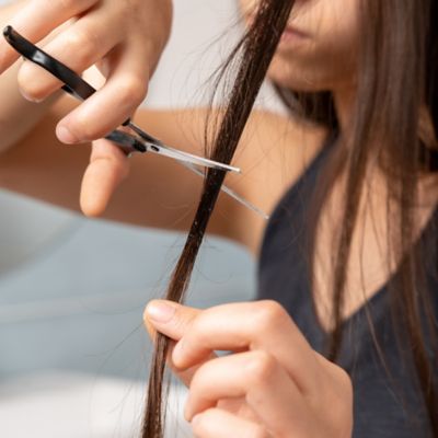 How to get glue out of hair: A step-by-step guide