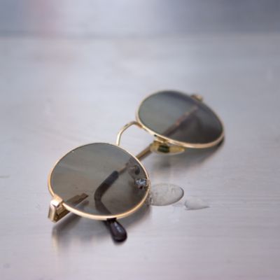 Super store glue sunglasses